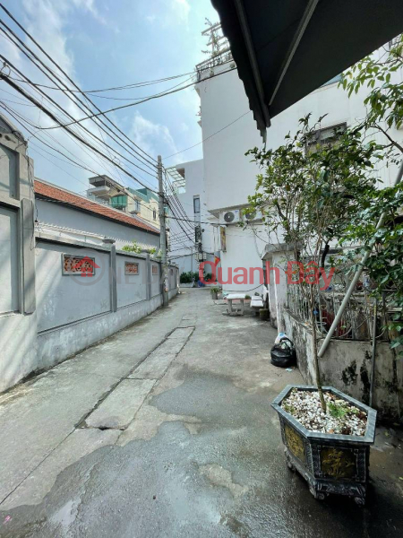 Kim Giang 54m2, car parking at the door, close to the street, square title, full business function Sales Listings
