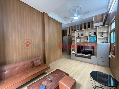 Nhà 2 tầng kiệt Trần Cao Vân, có chổ đậu Ô TÔ thoải mái chỉ vài bước chân _0