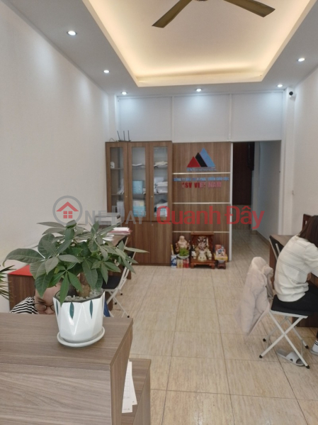 ₫ 17 Million/ month, Looking for Tenants to Rent the Entire Den Lu 2 Townhouse, Hoang Mai