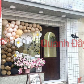 2-frontage premises for rent on Huynh Van Banh _0