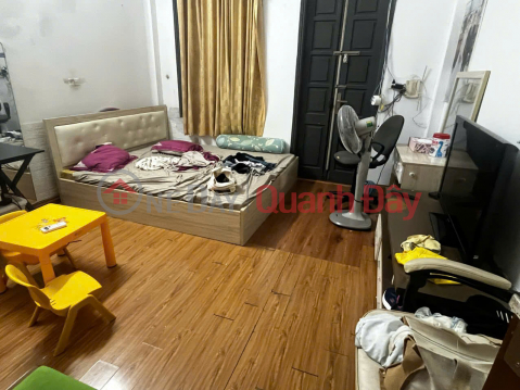 Cho thuê nhà 99 Định Công Hạ,50 m², 4 tầng, gồm 4 phòng ngủ và 3 nhà vệ sinh.8 triệu _0