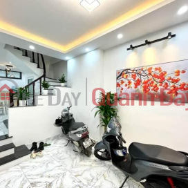 AU CO TOWNHOUSE FOR SALE, TAY HO DISTRICT, BEAUTIFUL LOCATION, CAR PARKING DAY AND NIGHT 10M FROM THE HOUSE, 2-SIDED HOUSE, PERMANENTLY OPEN FRONT _0