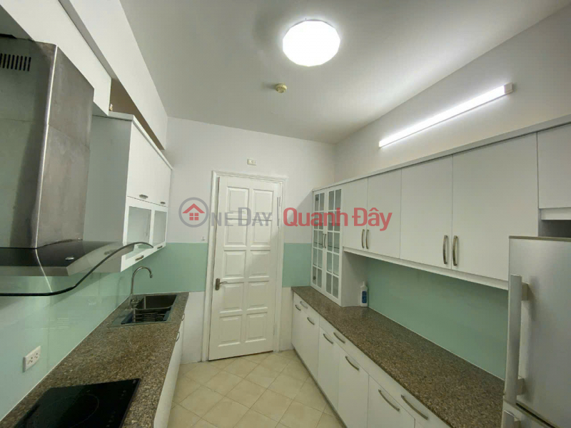 Owner urgently sells 3-bedroom, 2-bathroom apartment, Area 123m2, Price only 7.5 billion at Building E, Ciputra Nam Thang Long, Bac Tu | Vietnam | Sales đ 7.5 Billion