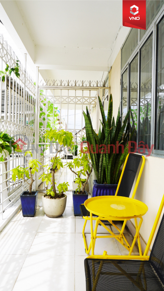 Real price of 2-bedroom apartment on Huynh Van Banh street right at Phu Nhuan intersection: reception, security, swimming pool, gym Rental Listings