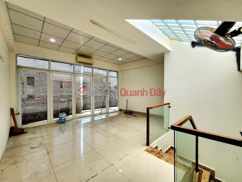 đ 5.95 Billion, House for sale with 10m wide road, Binh Quoi District, Binh Thanh District, 52m2, 4 floors, 100m from Kinh Bridge