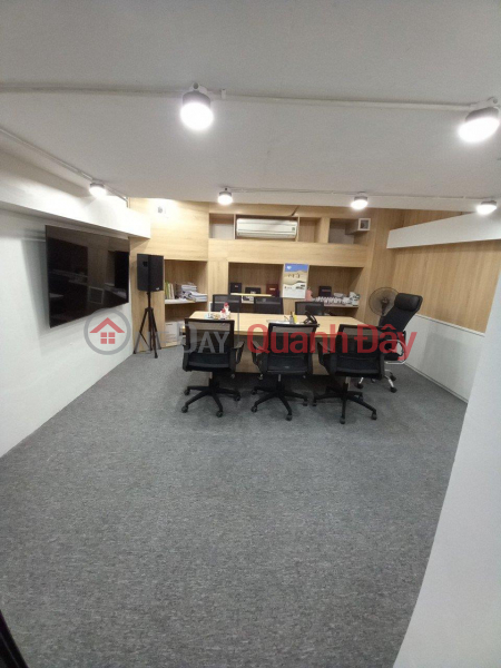 BEAUTIFUL OFFICE - GOOD PRICE - 130m2 Office for Rent on Hoang Quoc Viet Street, Vietnam, Rental | ₫ 25 Million/ month