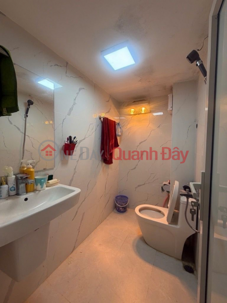 Lac Long Quan Street, 27m x 6 floors, 7.9 billion VND, privately built, 2 sides open, near the street, 5 minutes to West Lake., Vietnam Sales đ 7.9 Billion