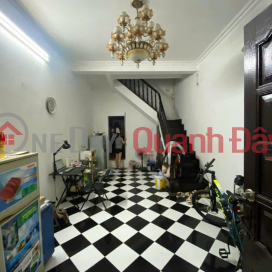 Apartment for rent on Minh Khai street, 90m2, 3 bedrooms, 7.5 million for students, family _0