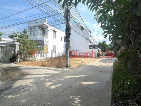 Corner lot for sale in Vinh Thanh commune, Nha Trang. Price: 2 billion 190 million _0