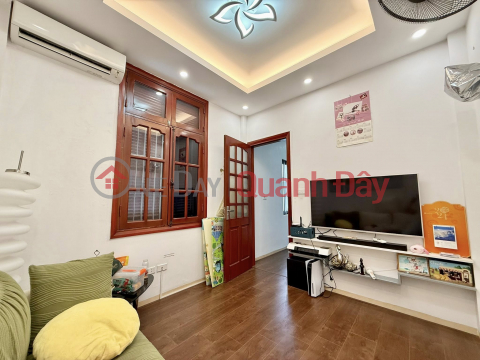 House for sale on Le Dai Hanh street, 25m2, 5 floors, 3 bedrooms, 3.3m frontage, price slightly over 8 billion VND, wide and airy alley. _0