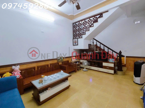 Owner selling a 60m2 house with two street frontages on Nguyen Thai Hoc Street, Gia Cam, in the center of Viet Tri. _0