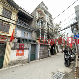 Gia Quat house for sale. 40m x 4 floors, car access, corner lot for business, only over 6 billion, negotiable. Contact 0936123469 _0