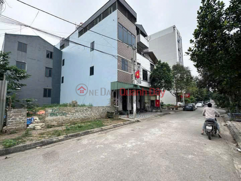 Property Search Vietnam | OneDay | Residential, Sales Listings, Owner selling land near Lang Hoa Lac High-Tech Zone, in a densely populated residential area with full amenities.
