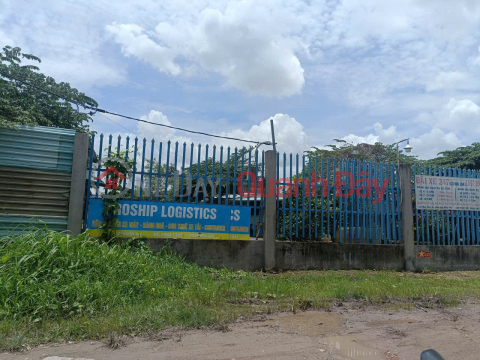 I am about to have a frontage plot of land in Go Vap up to 2400m2, anyone interested please contact me. _0