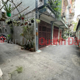 Plot Huynh Thuc Khang, Dong Da, 52m2 x 5 floors, near car park, 14 billion. _0