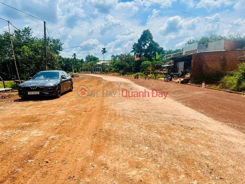 Lot of land with 18m road frontage opposite the industrial park Sales Listings