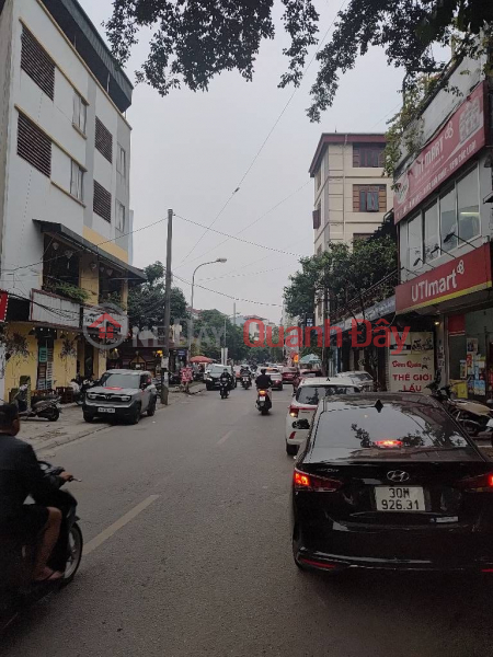 Nhỉnh 15 tỷ Bán nhà BỒ ĐỀ Kinh doanh tấp nập. 47m x 5T ở luôn. Cực gần cầu. Niêm yết bán