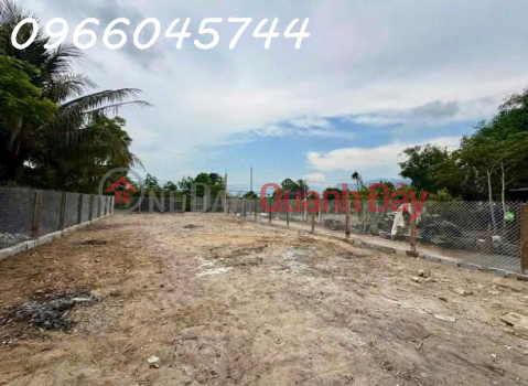 Land for sale in Van Thang commune, Van Ninh district, Khanh Hoa province, area 300m2, price 1.3 billion VND. _0