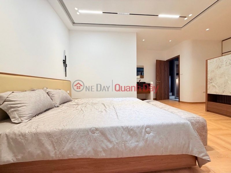 đ 11.9 Billion | Hoang Hoa Tham Street, 46m² x 5 floors, elevator, fully furnished, 11.9 billion VND, 2 alleyway frontages, 30m from the main street.