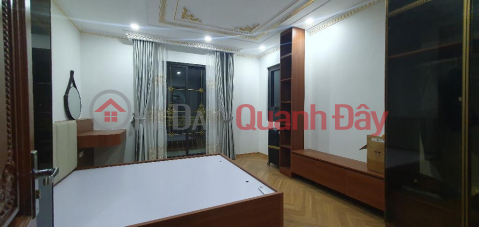 House for sale in MP Bat Khoi, 72m x 7 floors, garage, elevator, business only 16 floors, negotiable. Contact 0936123469 _0