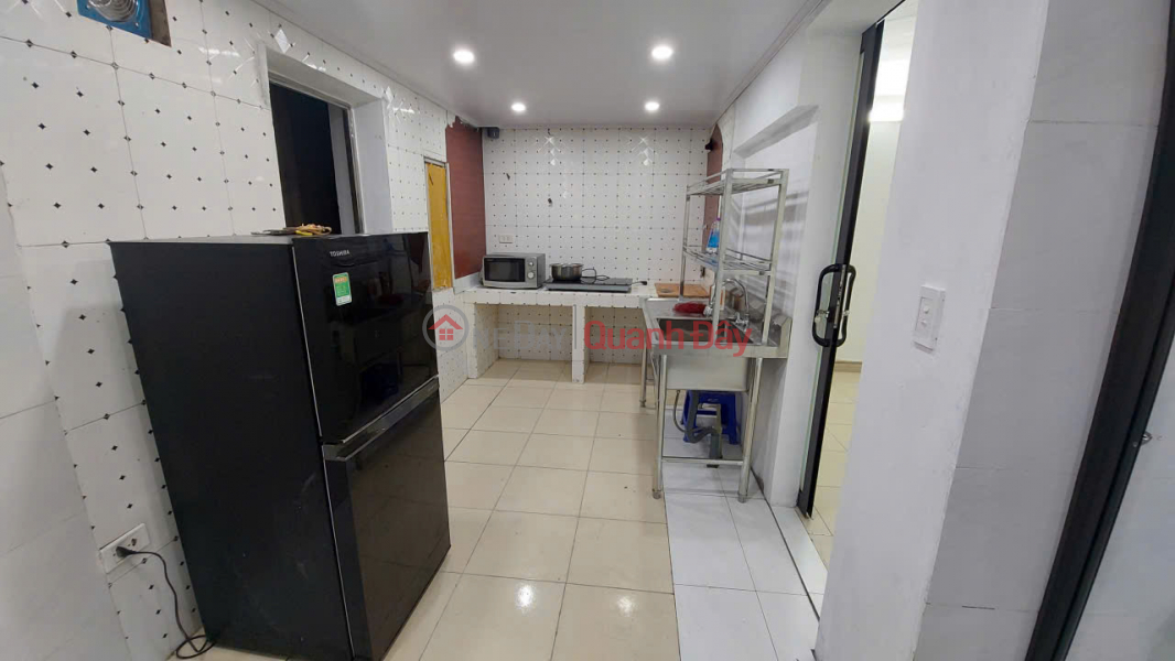 Cho thuê nhà TT tầng 1 Quỳnh Mai, 10tr/tháng. 70m, mặt tiền 5m, ngõ 2 ô tô tránh, 2 ngủ, 1 VS, 1 khách, 1 Việt Nam Cho thuê, đ 10 triệu/ tháng