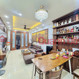 Bán nhà mặt phố Trần Hưng Đạo, 50m2, 5 tầng, mặt tiền 5m, 50 tỷ, vỉa hè rộng, dòng tiền 60tr/tháng _0