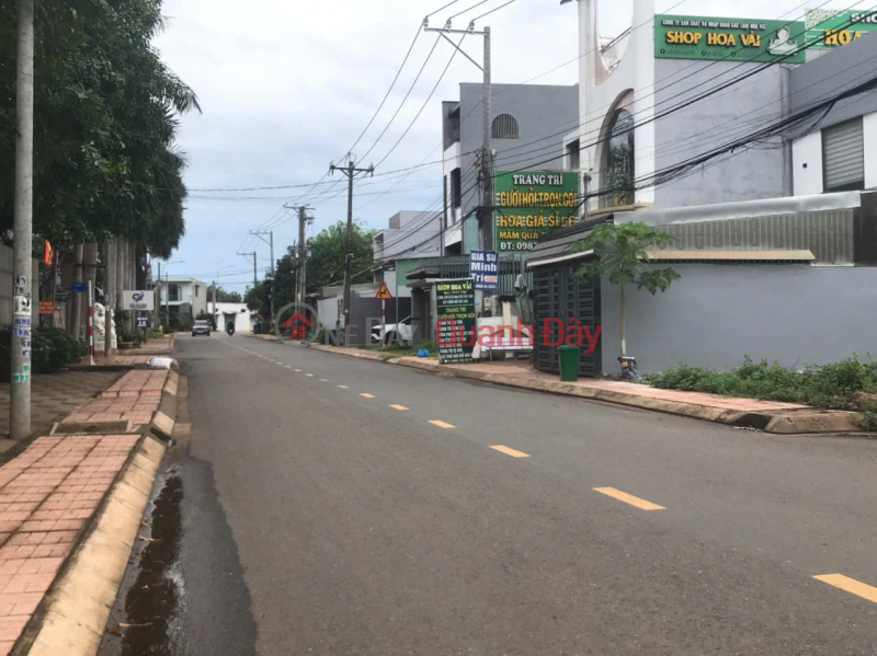 Owner selling quickly a house with a prime location on Dieu Xien Street, Dong Nai - Price reduced by 200 million VND, includes a parking space. Vietnam | Sales | đ 3.7 Billion