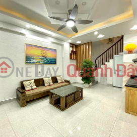 Selling a beautiful house in Xuan Thuy 38m2 x 5T, Thong alley, near cars, Thong floor, kd 4.9 billion. _0