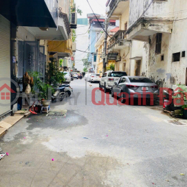 Whole house for rent in lane 281 Khuong Trung, 40m2 x 2 floors, 1 attic, 2 bedrooms, 2 bathrooms, 9 million _0