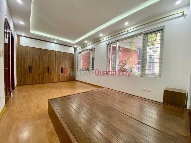 đ 9.85 Billion STUNNING HOUSE - IN THE HEART OF BO DE - LONG BIEN - NEARBY ROAD - FULLY FURNISHED