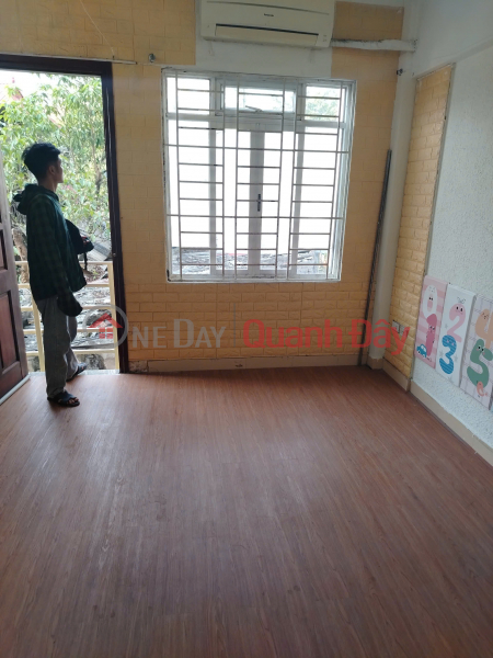 House for rent in lane 1 Bui Xuong Trach, Thanh Xuan, 4 floors x 35m2, 3 bedrooms, 9 million VND, living... Rental Listings