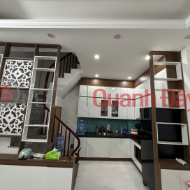 Cho thuê nhà nguyên căn mới ngõ 276 Định Công, 35m2 x 5 tầng, 3 ngủ khép kín.
12tr5 _0