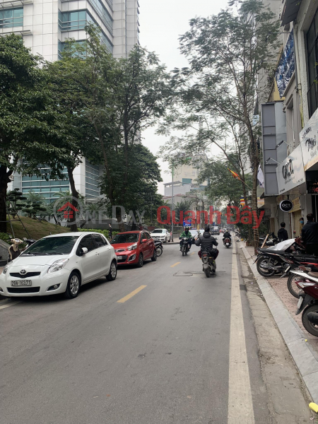 Super rare corner lot on Ba Dinh street, 100m x 4 floors, 16m frontage, 2-way car, full residential area, Vietnam Sales | ₫ 55 Billion