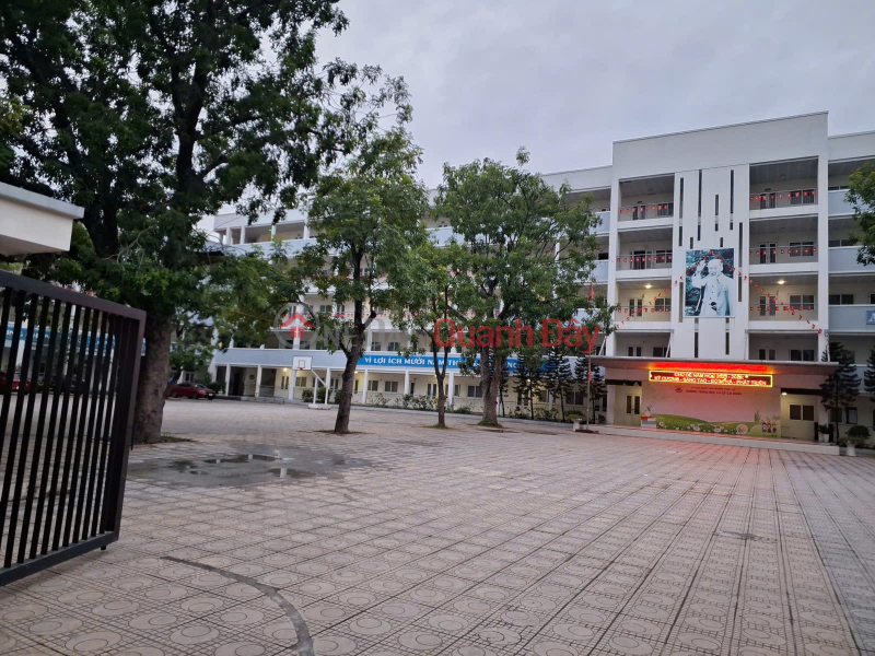 Beautiful house in a subdivided area, car parking right at the door - Nguyen Van Linh Street, 65m2, 7 floors, 19.5 billion VND, Long Bien - Hanoi. Sales Listings