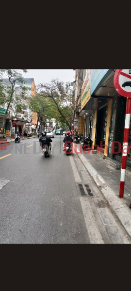 Thuy Khue Townhouse for Sale, Tay Ho District. Book 31m Actual 38m Slightly 11 billion. Commitment to Real Photos Accurate Description. Owner Sales Listings