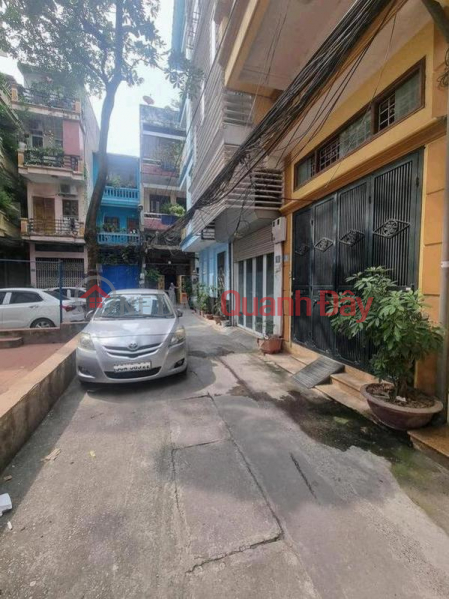 Thanh Xuan, subdivided house, car parking, playground in front of the house, 5 floors with lots of wind, 5.69 billion Sales Listings