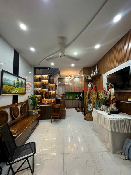 HOUSE 1\\/ DUONG VAN DUONG, 3M ALLEY NEAR THE FRONTAGE, 28M2, 2 FLOORS, 2 BEDROOMS, FULL FURNITURE, PRICE ABOVE 3 BILLION Sales Listings