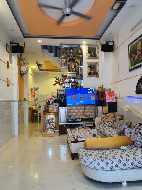 8 meter alley! House for sale on Le Quang Dinh street, 48m2 (4m x 12m),4 floors, ward 11, only 6.7 billion VND _0
