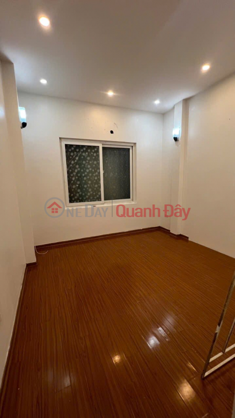 Cho thuê nhà ngõ Văn Cao, 25m² x 4 tầng, gồm 3 phòng ngủ, 2 vệ sinh 9,3 triệu _0