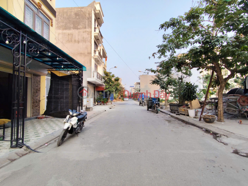 Land on Bui Vien route 2, next to Vinh Niem bus station, 70m wide, 4.5m wide, 12m road, price 64 million\\/m, Vietnam Sales đ 4.6 Billion