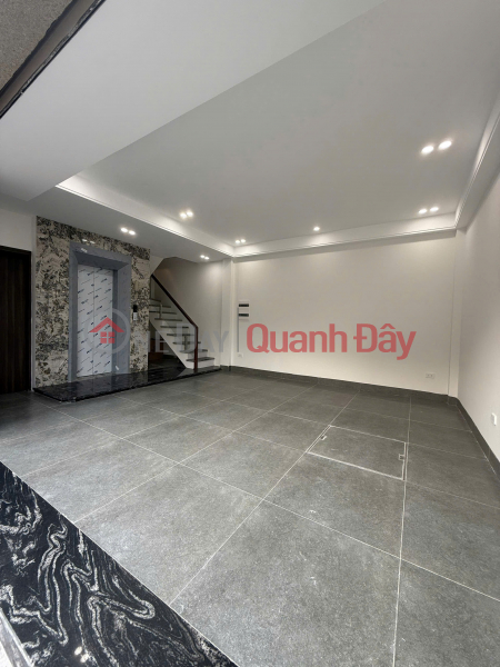 đ 15.2 Billion HOUSE FOR SALE WITH TEN CARS PARKED AT THE DOOR, Tan Thuy, 42m2 X 6 Floors, 7.6m frontage, 15.2 billion Long Bien.