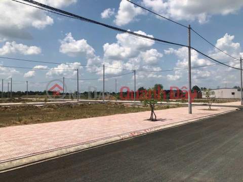 PRIME LAND FOR SALE AT A GOOD PRICE. Plot of land in Duc Hoa Town, Duc Hoa District, Long An Province. _0
