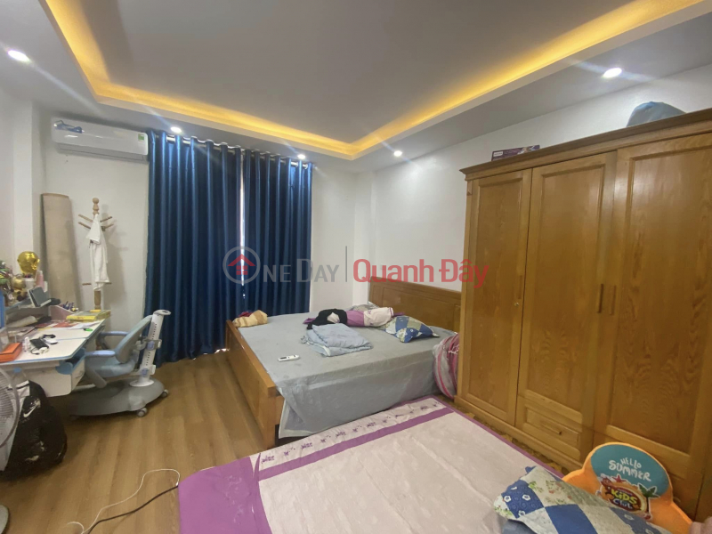 đ 4.8 Billion House for sale in My Dinh car lane Area: 34m2 construction: 5 floors MT: 4m open corner house, owner is full of furniture