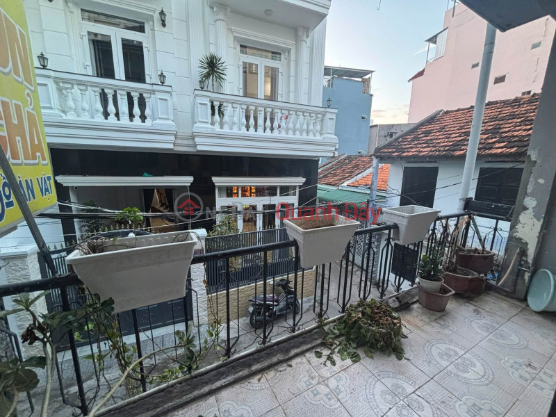 đ 3,3 tỷ NHÀ HẺM Ô TÔ GẦN BIỂN HÒN CHỒNG P.BẮC NHA TRANG