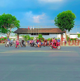 Cut a loss of 200 million and quickly sell a plot of land with 32m asphalt road frontage right at Minh Hung Industrial Park _0