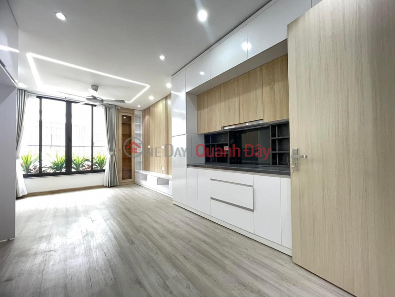 đ 14 Billion 7-FLOOR ELEVATOR HOUSE - BUSINESS STREET - EXTREMELY Busy Business Area - RARE ️ Description: House facing Yen Hoa street, Cau