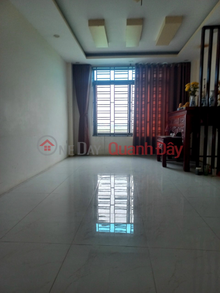 Selling a 4-storey house in Khanh Ha, Thuong Tin, and entering the house with an area of 56m2, priced at 2 billion7. Sales Listings