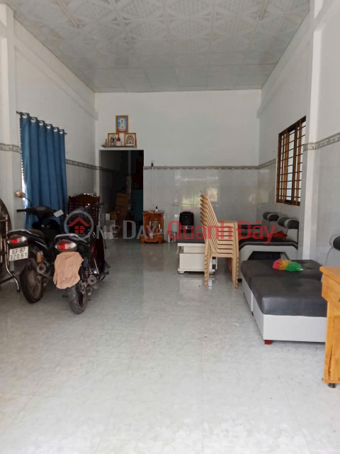 BEAUTIFUL HOUSE – GREAT PRICE – OWNER SELLING DIRECTLY Located on Tran Van Dong Canal Frontage _0