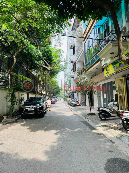 VIP!! Vuong Thua Vu VIP townhouse Car garage and business. 93m* 4 floors price 22 billion. Sales Listings