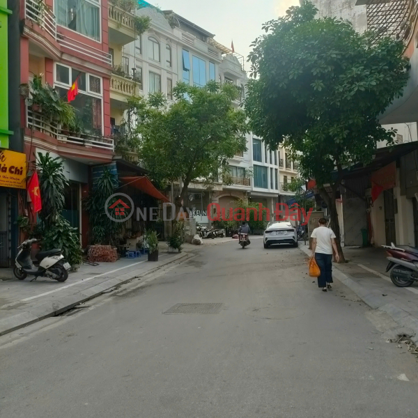 BÁN MẢNH ĐẤT LẠC LONG QUÂN, PHÂN LÔ, ÔTÔ TRÁNH, 75M2 GIÁ CHỈ 280 TRIỆU /M2 Niêm yết bán